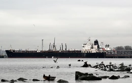 Giá thuê tàu chở dầu tăng hơn 570% khi thế giới né nguồn Nga