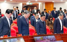 Tổng Bí thư Tô Lâm, các lãnh đạo mặc niệm đồng bào tử vong do thiên tai, ủng hộ người dân vùng lũ