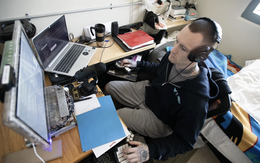 Mua được nhà dù đang ở trong... tù