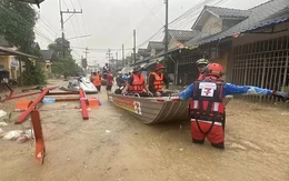 Lũ lịch sử ở Thái Lan: Thủ tướng ban bố tình trạng khẩn cấp, bệnh viện kêu cứu