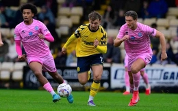 Cầu thủ ở Anh móc tiền túi hoàn vé cho CĐV sau trận thua tan nát