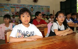 Cùng Tuổi Trẻ cứu trợ đồng bào lũ lụt miền Trung