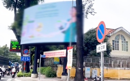 Bảng quảng cáo bủa vây, di tích lịch sử Viện Pasteur TP.HCM 134 năm tuổi 'kêu cứu'