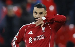 Liverpool thảm bại 1-4 trước PSV