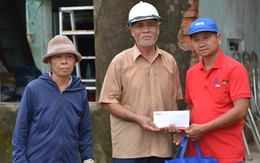 Cùng Tuổi Trẻ cứu trợ đồng bào lũ lụt miền Trung