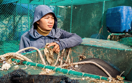 Cùng Tuổi Trẻ cứu trợ đồng bào lũ lụt miền Trung