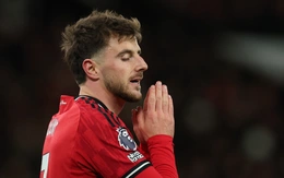 Man Utd chuyển nhượng tệ nhất thế giới với khoản lỗ 421 triệu bảng