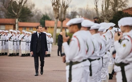 Pháp triển khai nghĩa vụ quân sự tự nguyện sau gần 30 năm trước đe dọa từ Nga