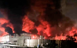 Cháy lớn tại công ty sản xuất bỉm trong khu công nghiệp ở Bắc Ninh