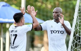 Ngoại binh Cameroon ghi dấu ấn ở Cúp bóng đá 7 người quốc gia