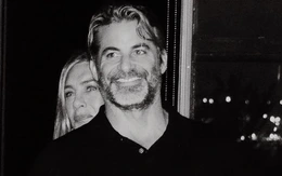 Jennifer Aniston công khai bạn trai Jim Curtis