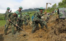 Khắc phục hậu quả bão lũ