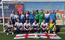 Tuyển Anh vô địch Giải bóng đá đi bộ World Nations Cup trên 50 tuổi