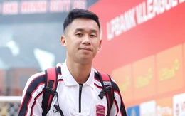 Đình Khương thoát án đạp rách chân tuyển thủ Việt kiều