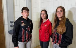 Đội bóng rổ nữ Tây Ban Nha hốt hoảng vì bị quay lén khi đang tắm