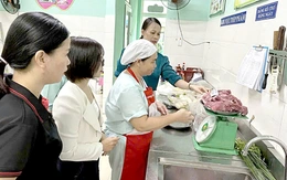 Bộ Y tế: Người đứng đầu bếp ăn tập thể phải chịu trách nhiệm về an toàn thực phẩm