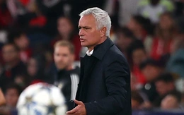 HLV Mourinho vẫn chưa biết mùi chiến thắng tại Champions League