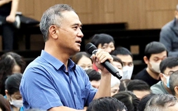 Đánh bạc triệu đô nhưng than vãn... 'hoàn cảnh khó khăn'