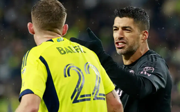 Luis Suarez lỡ trận đại chiến vì tiếp tục nhận án treo giò