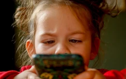 Đan Mạch cấm trẻ em dưới 15 tuổi dùng mạng xã hội