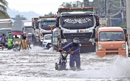 Philippines sơ tán hơn 100.000 người, hủy 300 chuyến bay do bão Phượng Hoàng