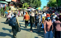 Hàng ngàn người đổ về An Giang dự đại lễ 135 năm Đức Bổn Sư viên tịch