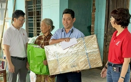 Giữa thiên tai, tình người thành điểm tựa