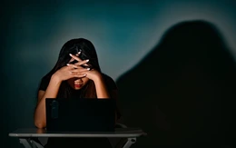 Nữ sinh tự tử vì bị lan truyền ảnh trộm vặt, Hàn Quốc bùng lên tranh luận về quyền riêng tư