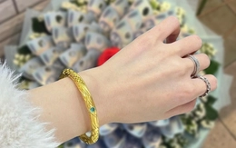 Trộm vàng của bạn gái để mua quà tặng kỷ niệm một năm yêu nhau