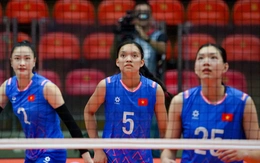 Ngày ra mắt 'điểm 10' của tân binh 16 tuổi bóng chuyền nữ Việt Nam