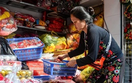 Kinh doanh trong 5 mét vuông, người dân phố cổ xoay xở khi vỉa hè thu gọn