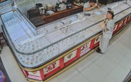 Bắt người giúp việc trộm vàng, giấu trong bồn nước nhà vệ sinh ở TP.HCM