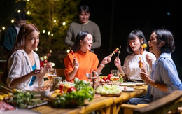 Mùa cuối năm và loạt tình huống khiến người trẻ xoay như chong chóng