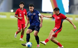U22 Thái Lan tiễn U22 Singapore về nước