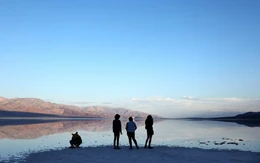 Hồ cổ đại kỷ băng hà tái xuất sau trận mưa kỷ lục