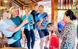 Để du khách bạo tay chi tiền