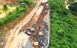 Hoàn tất nổ mìn phá đá trên đèo Khánh Lê, khẩn trương dọn hiện trường để thông xe