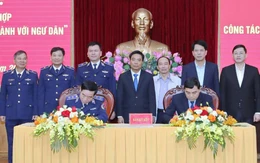 Cảnh sát biển đồng hành cùng ngư dân xứ Thanh ra khơi, bám biển