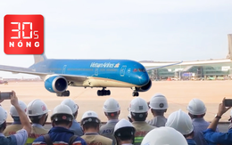 Bản tin 30s nóng: Khoảnh khắc máy bay Boeing 787 lần đầu đáp xuống sân bay Long Thành