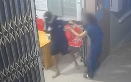 Video thanh niên khống chế nữ nhân viên trạm y tế để cướp tiền, công an đang truy xét