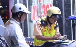 Người đàn ông vi phạm nồng độ cồn ở TP.HCM: 'Kêu vợ ra chở về là không bị phạt nặng rồi'