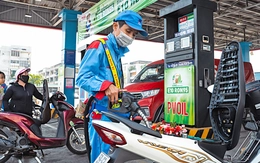 Vì sao xăng E10 khó bán dù đã thí điểm nhiều tháng?