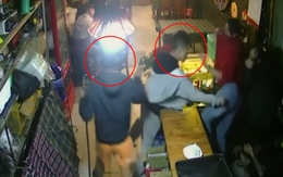 Xông vào quán nhậu chém chết người, 2 nghi phạm ra đầu thú