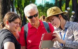 Đoàn khách vừa đi họp vừa du lịch tại TP.HCM: Được hỗ trợ tiền, tặng quà