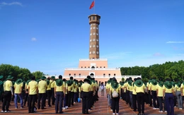 Nhiều hoạt động ý nghĩa trong hành trình về nguồn 'Tự hào cán bộ Dân vận khéo' tại cực Nam Tổ quốc