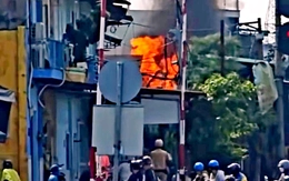Cháy nhà trong hẻm đường Phạm Văn Đồng, nghi bình gas xì gặp lửa gây cháy