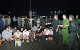 Phá đường dây lừa đảo trên mạng hơn 7.500 tỉ, bắt 20 người ở khu Tam Thái Tử Campuchia