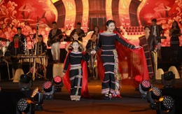 “PINI - Âm sắc đại ngàn”: thời trang thổ cẩm hòa nhịp cồng chiêng