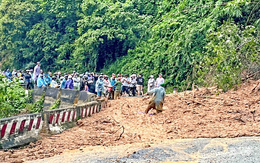 Mưa lớn gây sạt lở trên đèo Sông Pha nối Khánh Hòa - Lâm Đồng