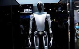 Ông Elon Musk: ‘Chỉ AI và robot mới có thể giải quyết cuộc khủng hoảng nợ 38.000 tỉ USD của Mỹ’